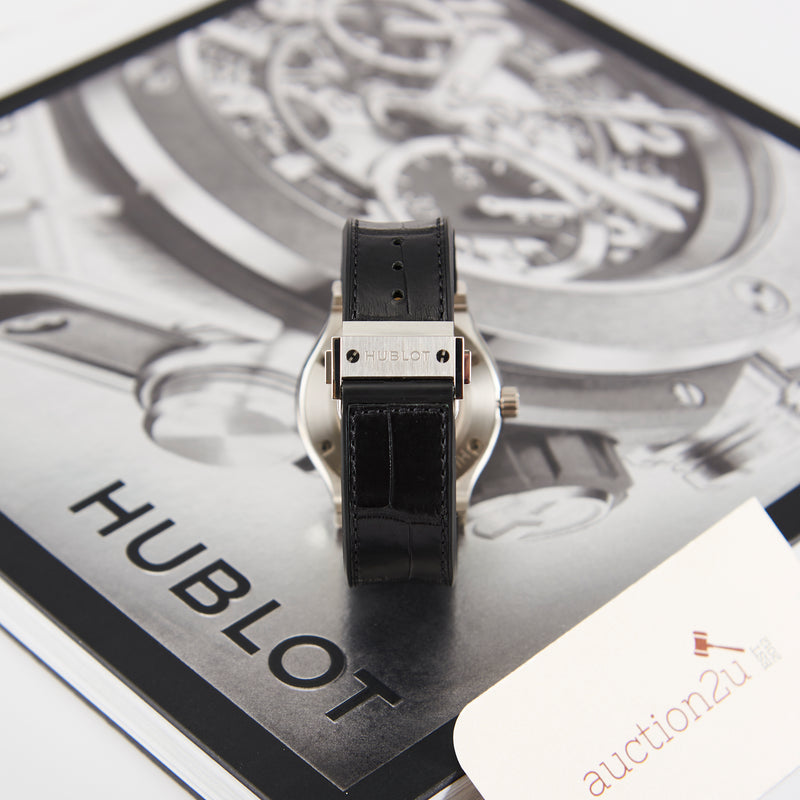 [Pre-owned] Hublot Classic Fusion Titanium Black Shiny 542.NX.1270.LR 42mm