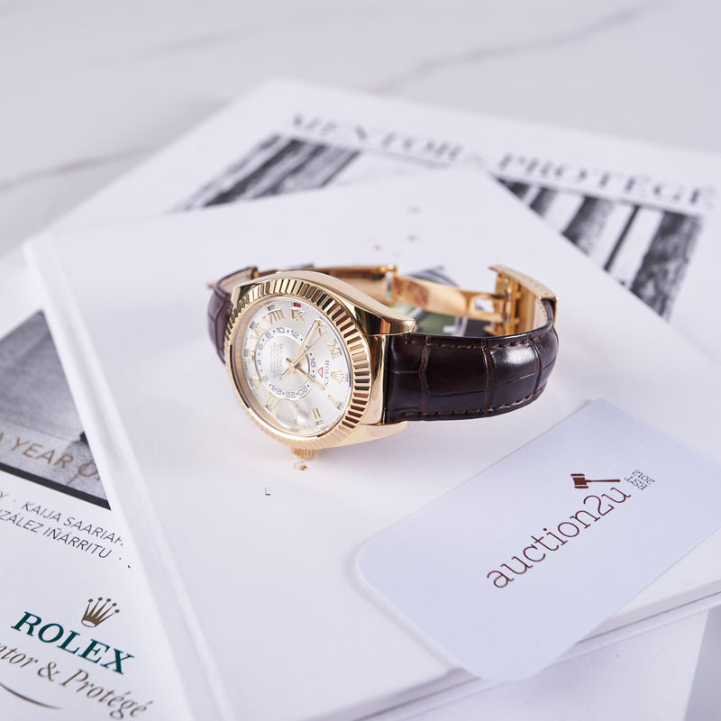 [Pre-milik] Rolex Sky-Dweller 326138-0003 42mm | Emas Kuning, Perak Roman, Alligator 