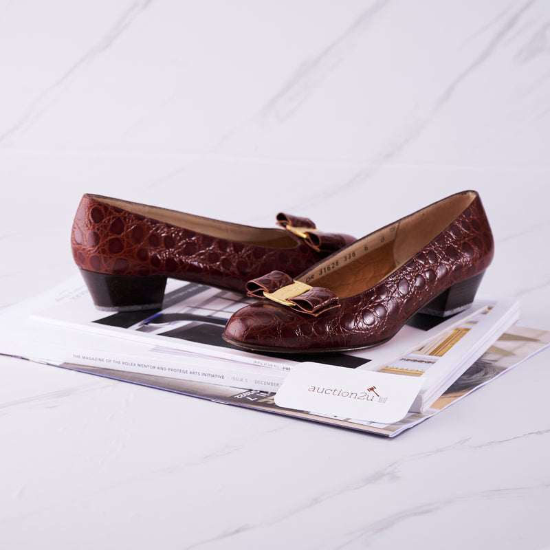 [Pre-owned] Salvatore Ferragamo Classic Vara Pump in Brown Leather | Size: 5.5 & 6