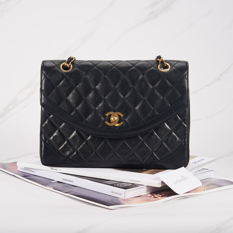 [Pre-owned] Chanel Diana Vintage | Lambskin & 24K Gold-Tone Metal