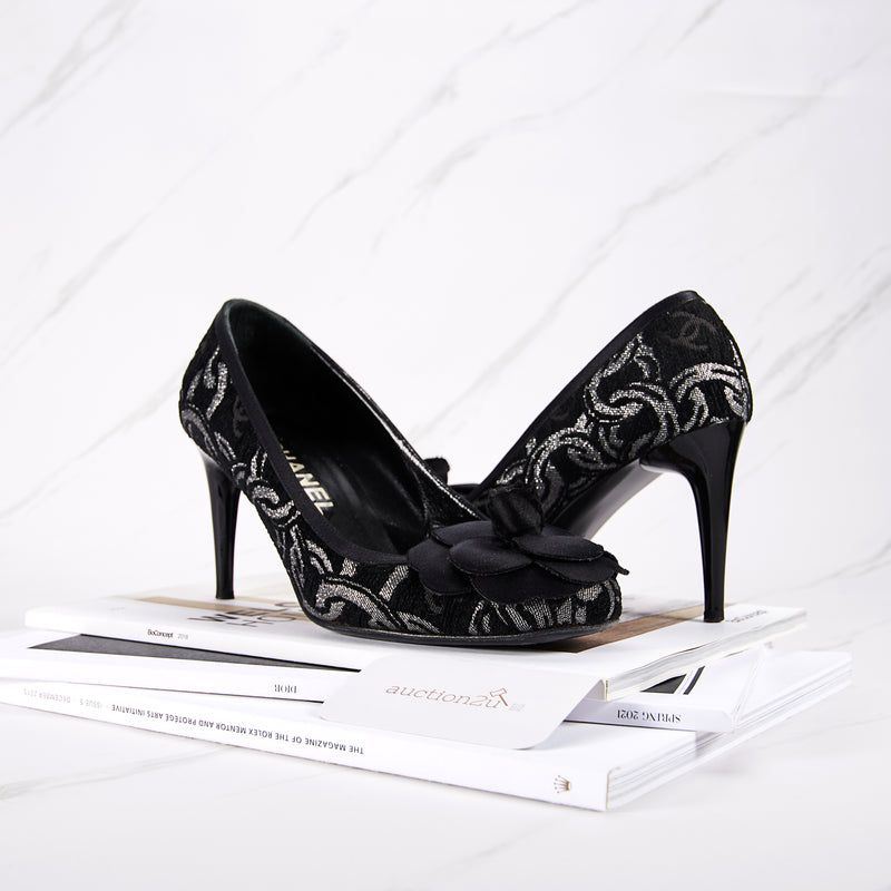 [Pre-owned] Chanel Camellia Pumps Embossed Fabric | Black, Size: 38.5