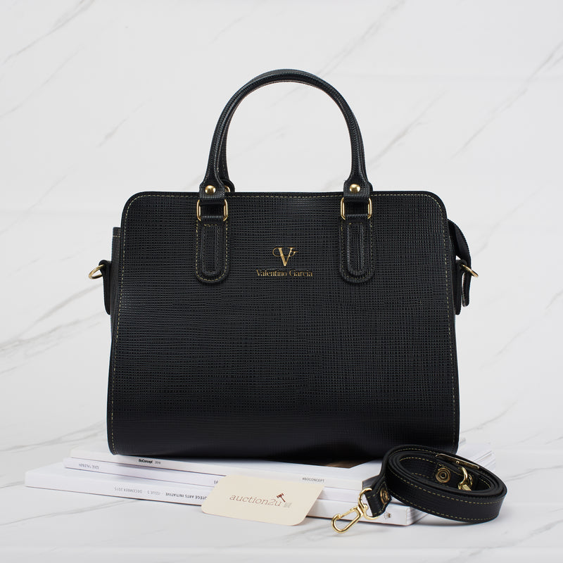 [Pre-owned] Valentino Black Shoulder Bag