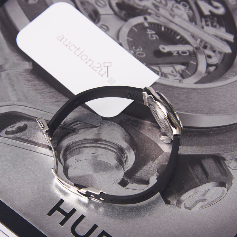 [Pre-owned] Hublot Classic Fusion Titanium Opalin Quartz 581.NX.2611.RX 33mm