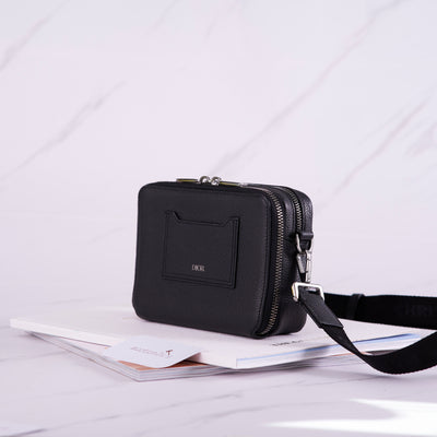 [Pre-owned] Christian Dior Leather Pouch With Shoulder Strap | Black