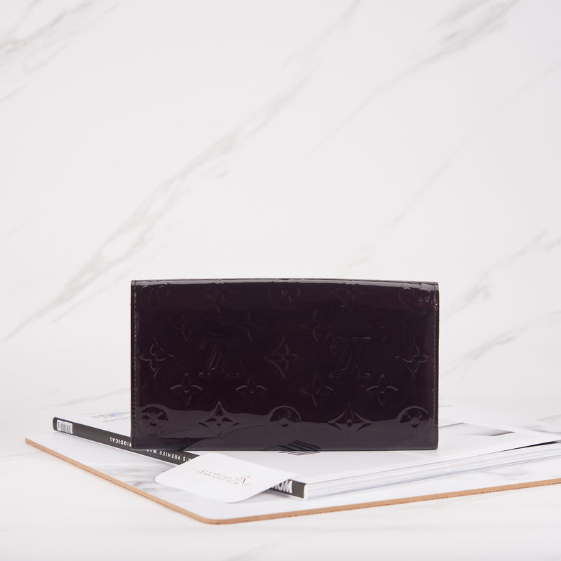 [Pre-owned] Louis Vuitton Long Sarah Wallet Vernis Amarante Leather