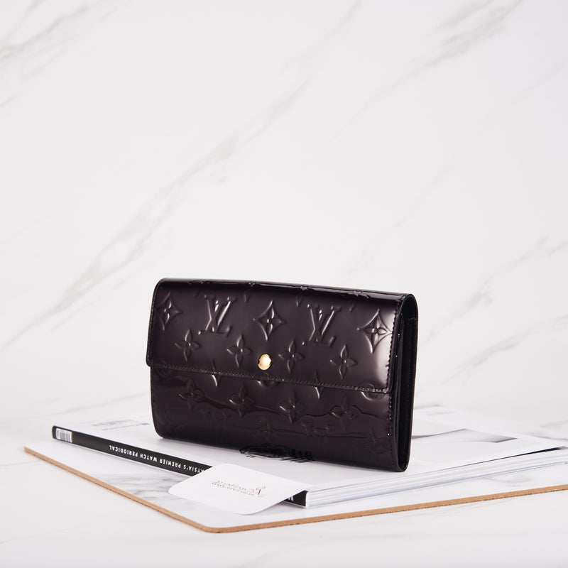 [Pre-owned] Louis Vuitton Long Sarah Wallet Vernis Amarante Leather