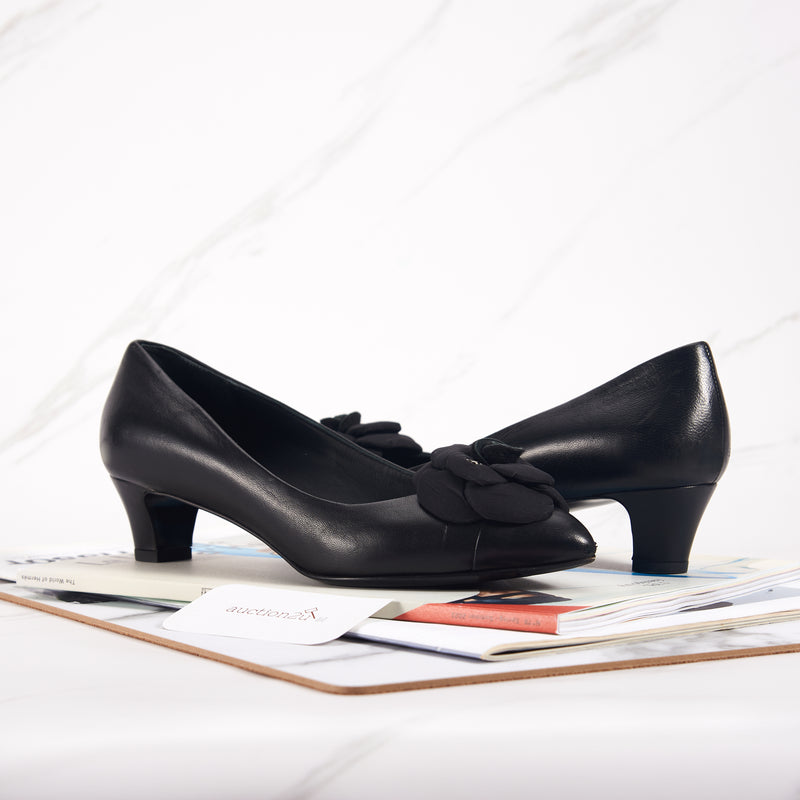 [Pre-owned] Chanel Camellia Pumps | Black, Size: 37
