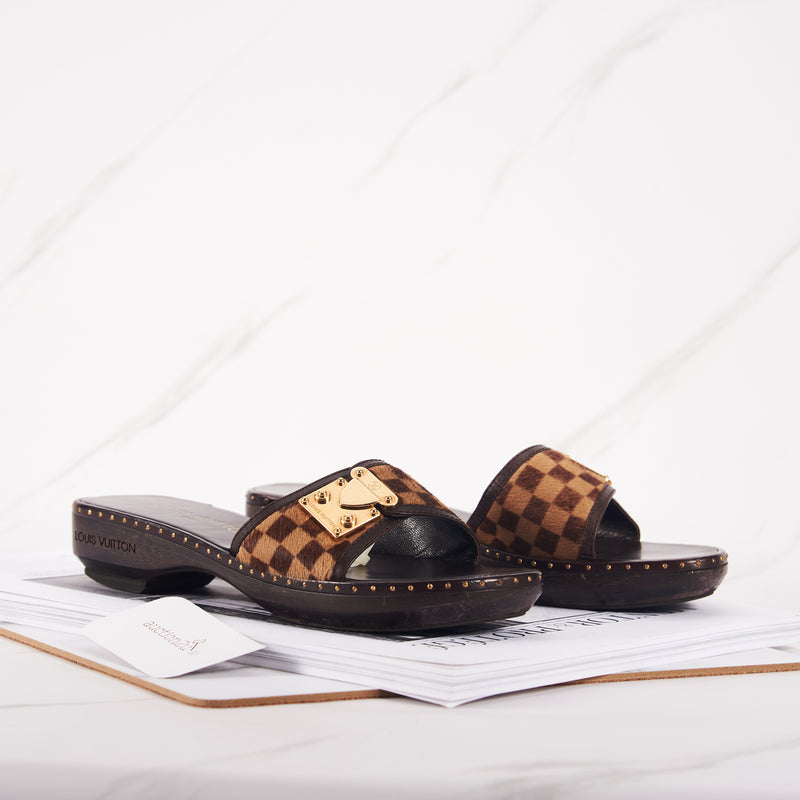 [Pre-owned] Louis Vuitton Vintage Clogs with Leopard Print and Gold Buckle | Size : 35.5