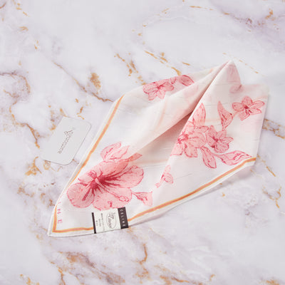 [Pre-owned] Celiné Light Pink Hibiscus Square Scarf